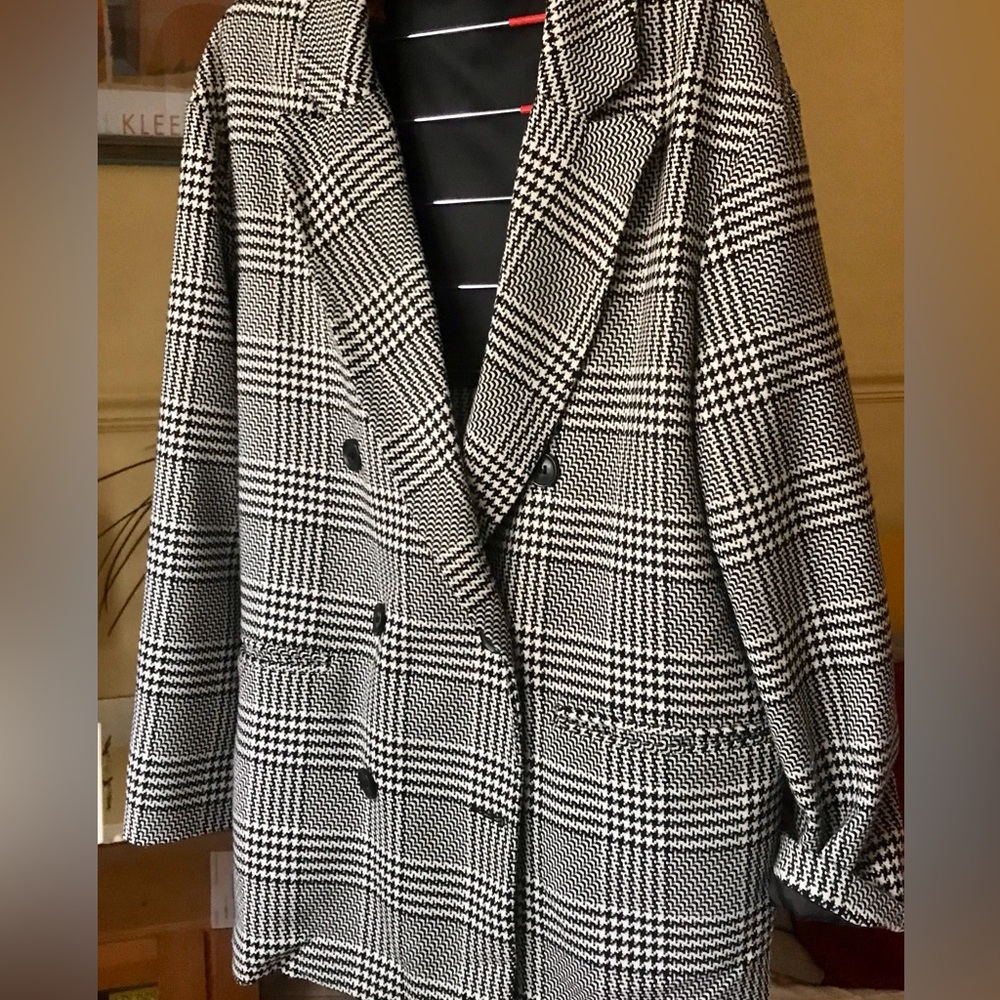 🌺Zara TRF sz S-M Black and Greyish/Beige Plaid Blazer EUC